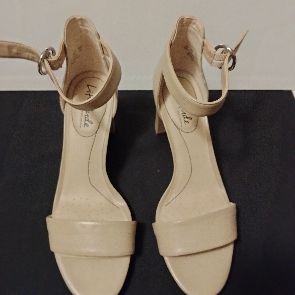 Life Stride (soft system) High heel Sandals.